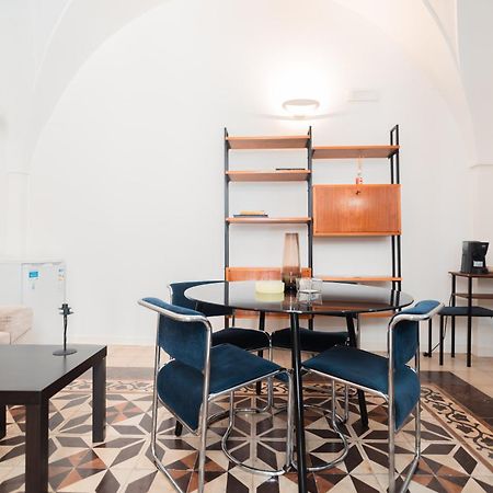 Donna Cristina Historic Apartment Lecce Luaran gambar